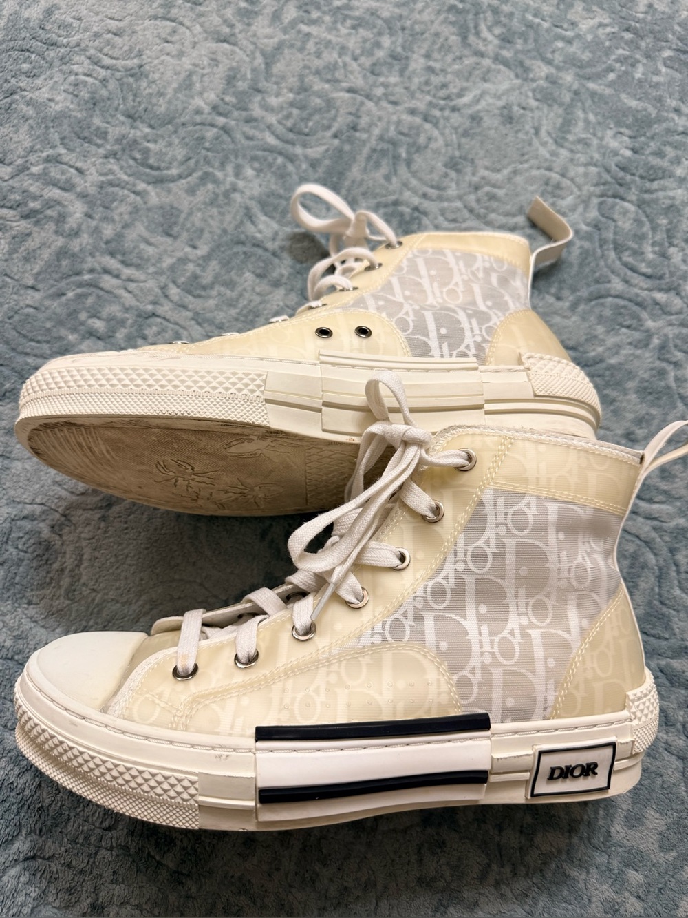 Dior Beige White High-Top Sneakers
Size 39